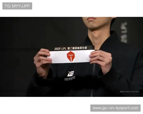 LPL加赛中野捡资源建立优势滚起雪球