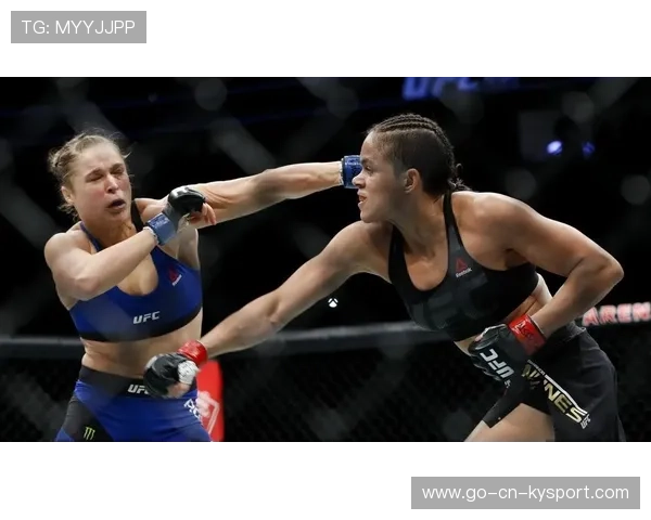 UFC 运动员称被对手故意“抓手指”